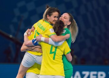 Brasil goleia a Itália e está nas quartas da Copa do Mundo de Futsal