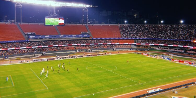 São Paulo desiste do Morumbi e vai mandar jogo contra o Inter na Vila Belmiro