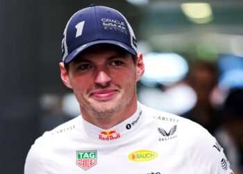Vascaíno declarado, Verstappen comenta disputa pelo título do Brasileirão em live