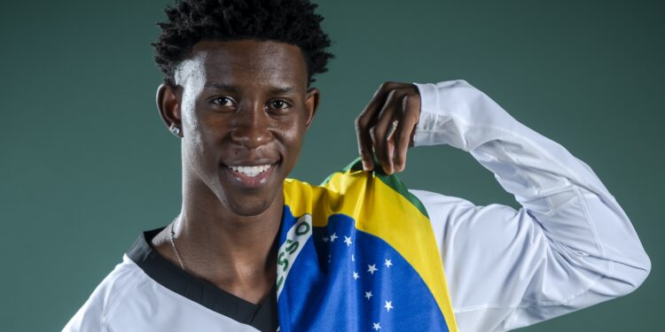 Henrique Marques é campeão do Grand Prix Challenge III, na Tailândia