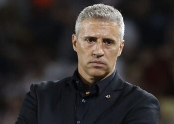 “Temos muitas coisas a melhorar”, diz Crespo após derrota histórica do São Paulo