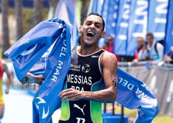 Manoel Messias brilha em sprint final e conquista bicampeonato da Copa do Mundo de Triatlo