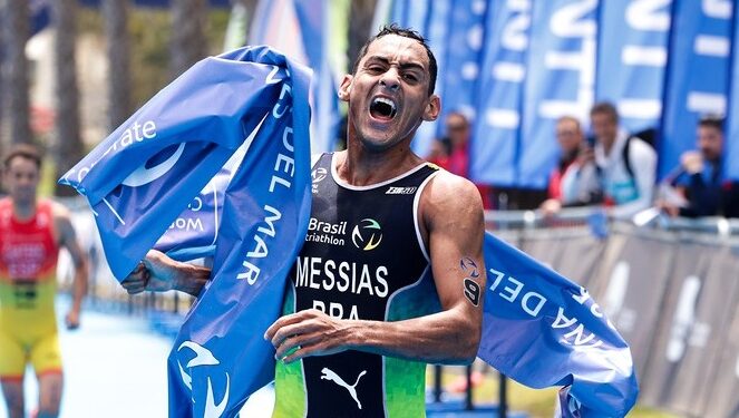Manoel Messias brilha em sprint final e conquista bicampeonato da Copa do Mundo de Triatlo
