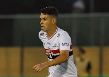 Exame detecta problema que causou desmaio de Oscar