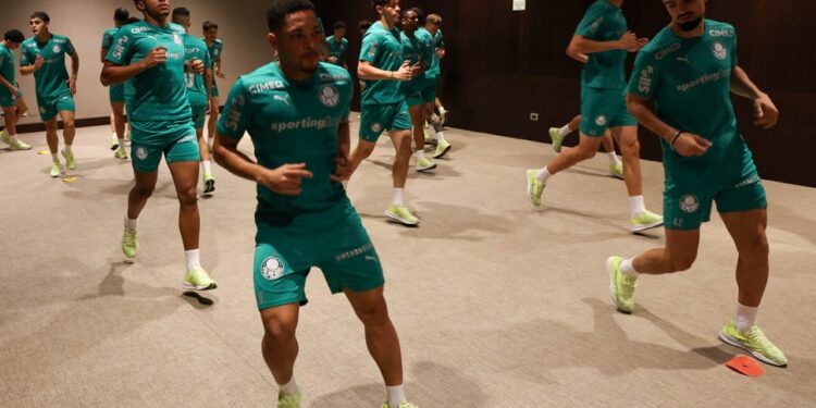 Palmeiras realiza primeiro treino em Lima para a final da Libertadores