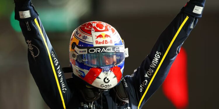 Verstappen vence GP de Las Vegas e ainda respira na briga pelo título da F1; Norris é segundo e Bortoleto abandona