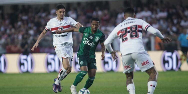 São Paulo supera o Juventude e volta a vencer no Brasileirão