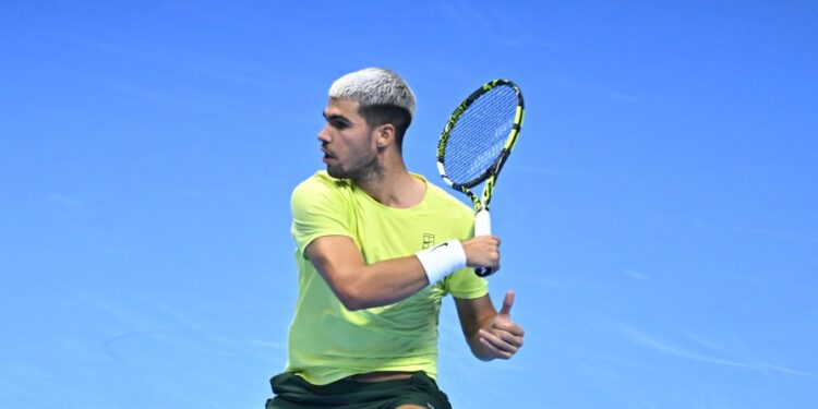 Duelo de gigantes! Alcaraz supera Aliassime e encara Sinner na decisão do ATP Finals