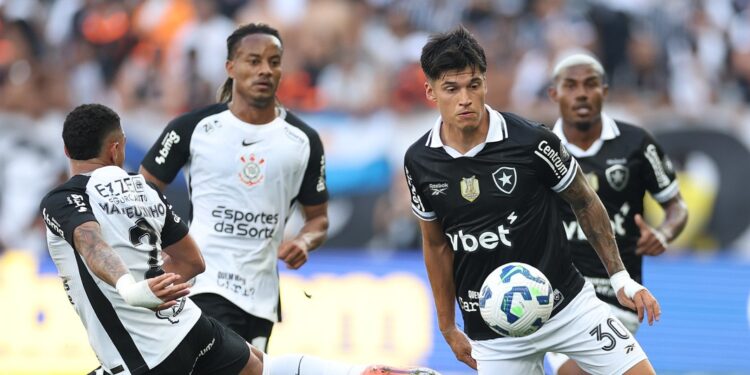 Após levar virada, Corinthians arranca empate com Botafogo pelo Brasileirão
