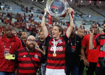 Filipe Luís entra na lista de campeões da Libertadores como técnico e jogador