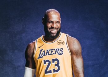 LeBron James retoma posto de jogador mais bem pago da NBA; veja valores