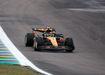 Norris vence sprint em São Paulo e amplia liderança com batida de Piastri