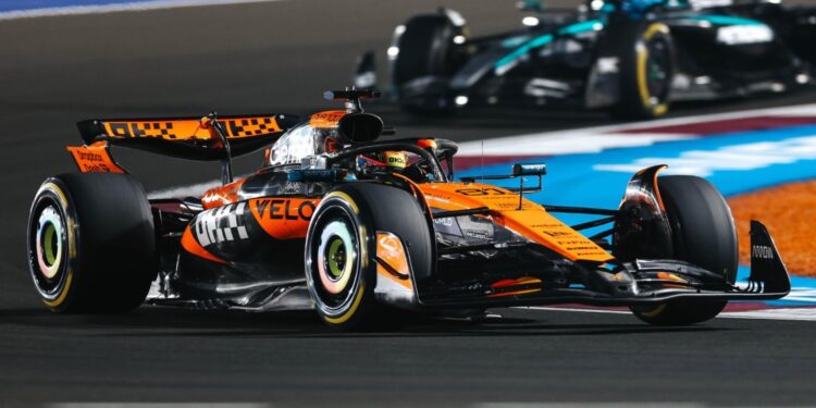 Piastri vence sprint race do GP do Catar e diminui distância para o líder Norris; Bortoleto é 11º