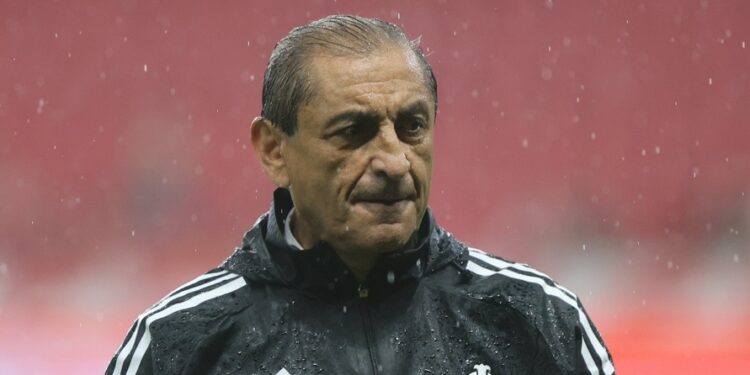 Técnico Ramón Díaz é demitido do Internacional; Abel Braga assume o cargo