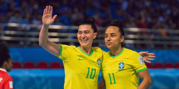 Brasil faz 9 a 0 no Panamá e vai enfrentar o Japão nas quartas do Mundial de Futsal