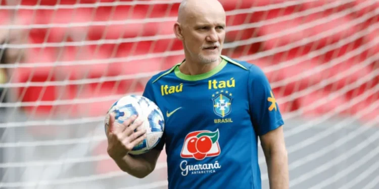 Taffarel critica discurso de Leão em fórum de técnicos: “Fica quieto um pouco”