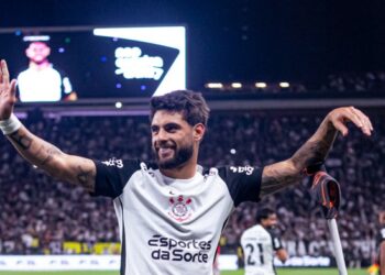 Com gols de Yuri Alberto e Memphis, Corinthians bate o São Paulo pelo Brasileirão