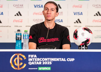 Filipe Luís desconhece proposta da Europa e elogia Flamengo: “Muito orgulho do meu time”