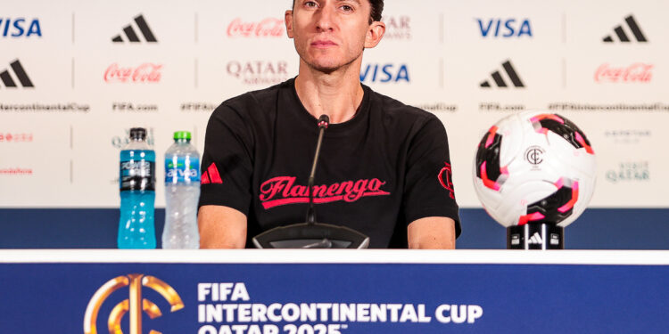 Filipe Luís desconhece proposta da Europa e elogia Flamengo: “Muito orgulho do meu time”