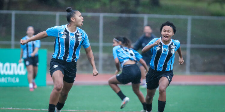 Com emoção, Grêmio e Flamengo avançam à final da Copinha Feminina