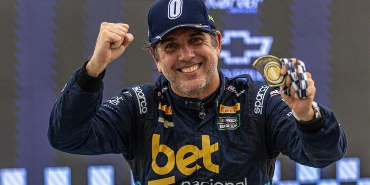 Cacá Bueno mira nova fase da Stock Car com volta dos motores V8 em 2026