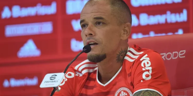Inter anuncia saída de D’Alessandro por reorganização e questões pessoais