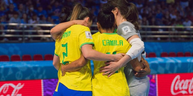 Brasil encara o Japão por vaga na semifinal da Copa do Mundo de Futsal Feminino