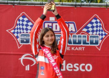 Com apenas 13 anos, Marcella Assumpção disputa pela primeira vez as 500 Milhas de Kart