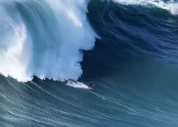 Engolido por onda gigante, Carlos Burle é resgatado de forma dramática em Nazaré