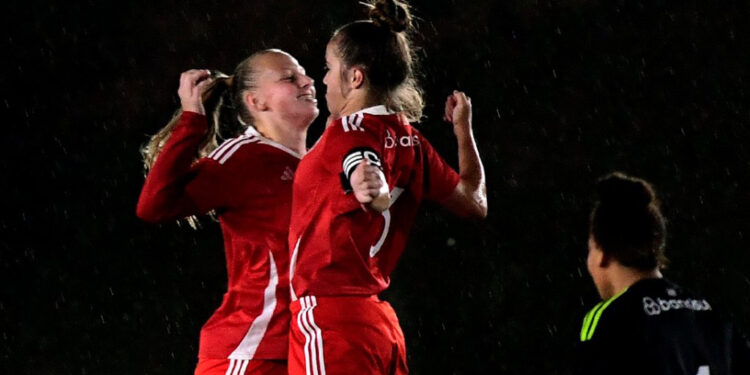 Goleadas e penalidades definem semifinalistas da Copinha Feminina