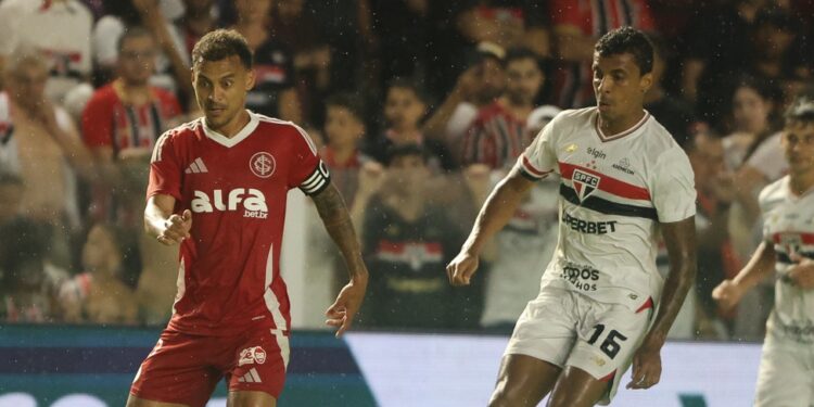 São Paulo vence, segue no G-8 e afunda Internacional na zona de rebaixamento